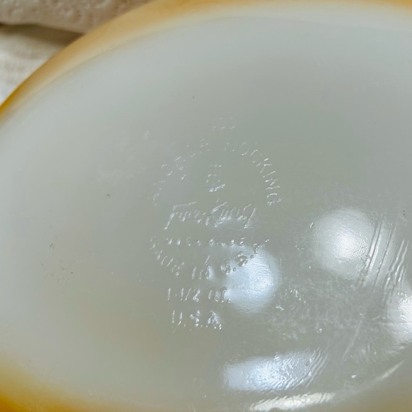 Vintage Fire King peach luster #433 oval casserole dish. Excellent condition. - Picture 4 of 4